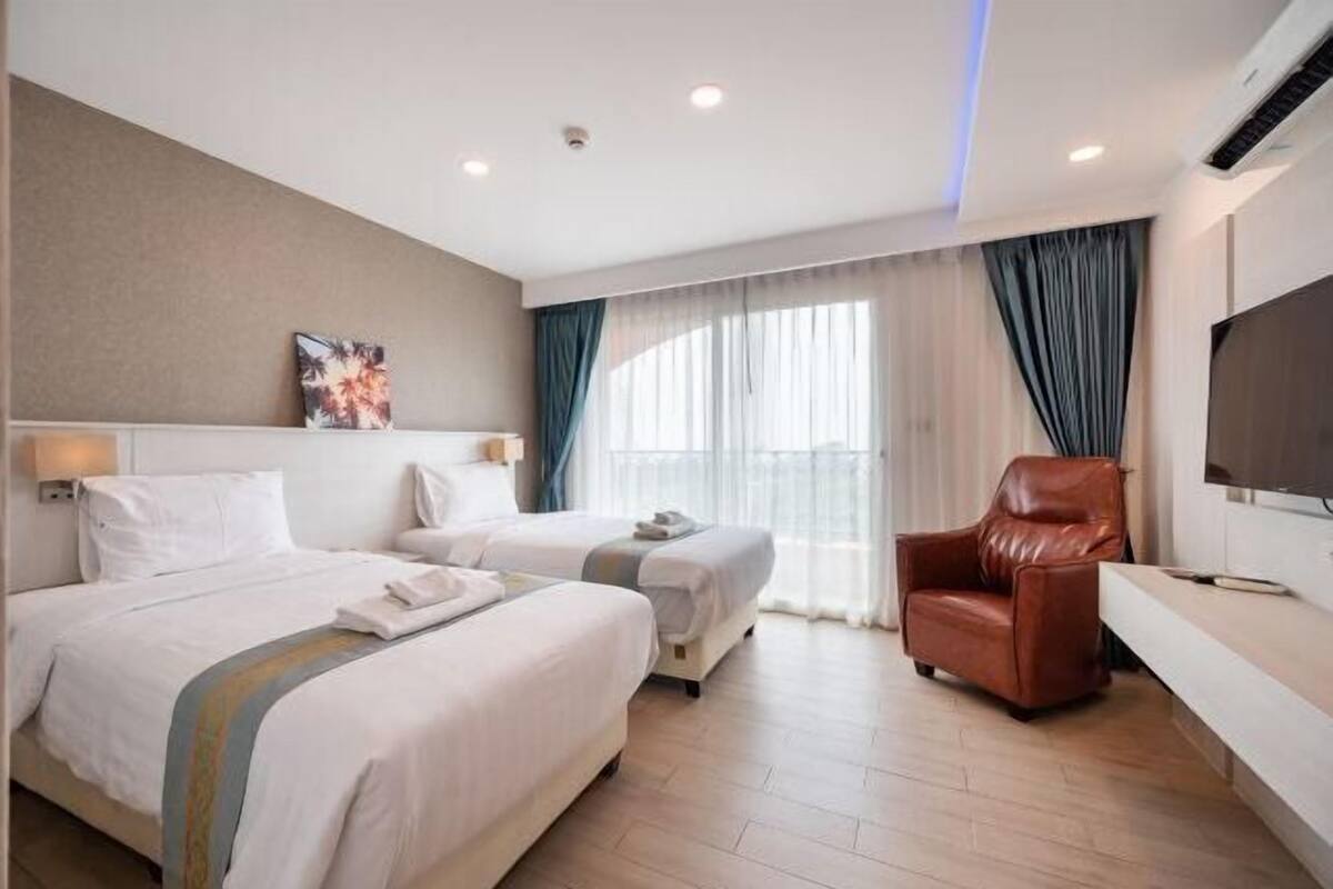 Minibar, in-room safe, desk, blackout drapes