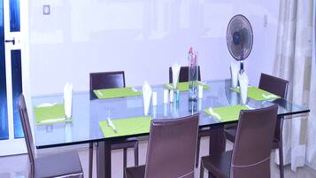 Breakfast, lunch, dinner served; local and international cuisine