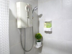 Suite | Dusche im Bad