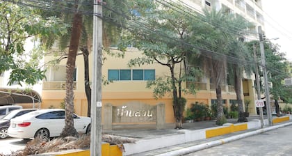 Baansuan Condo - MRT Cultural Station