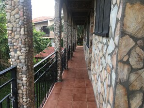 Signature Studio, Garden View, Garden Area | Balcony