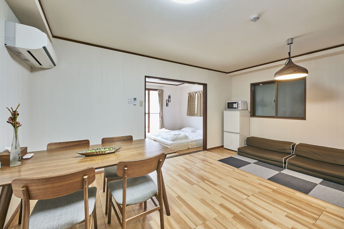 Family Room with Balcony and Kitchenette | Free WiFi, bed sheets