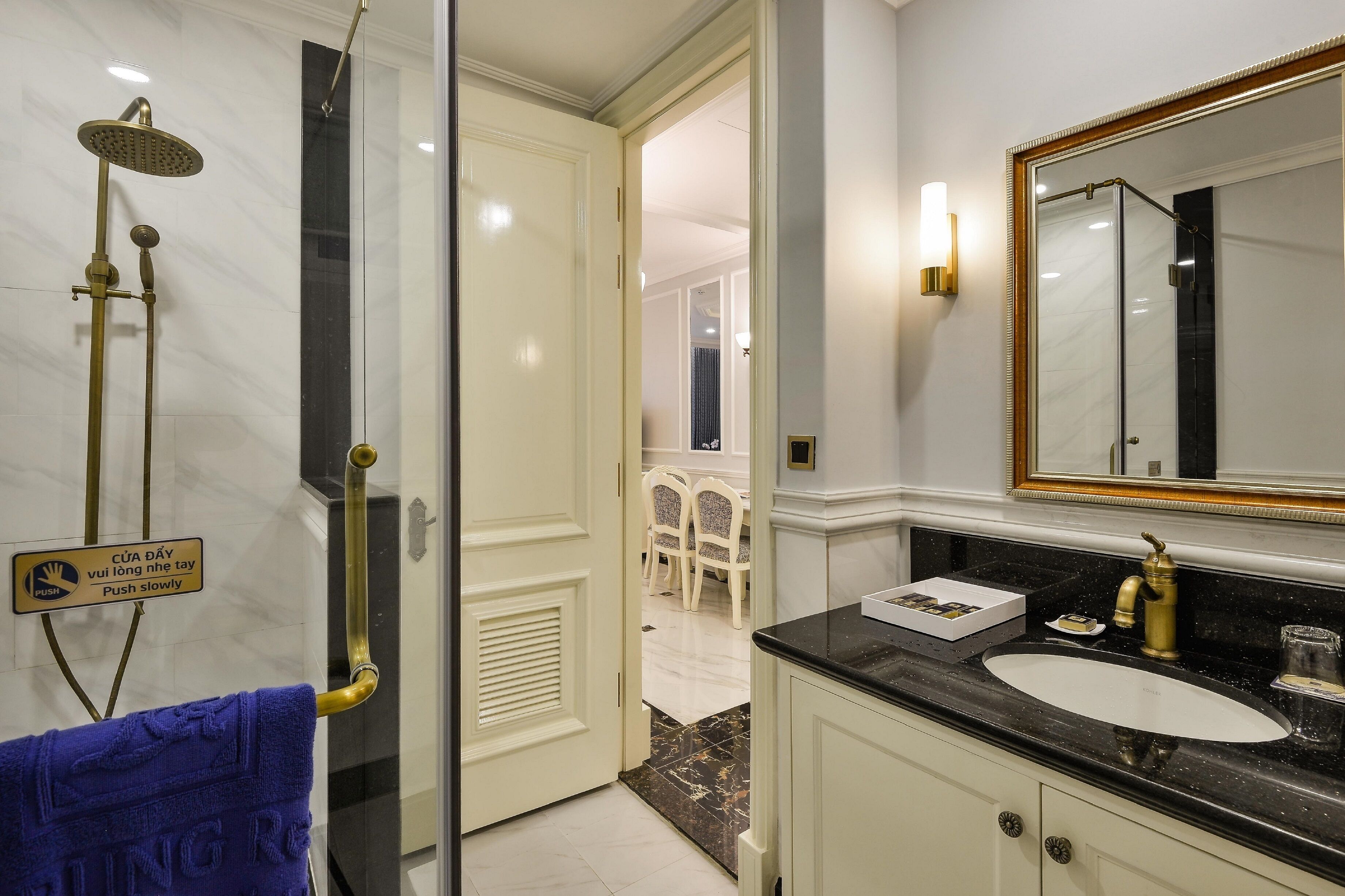 shower, rainfall showerhead, free toiletries, hair dryer