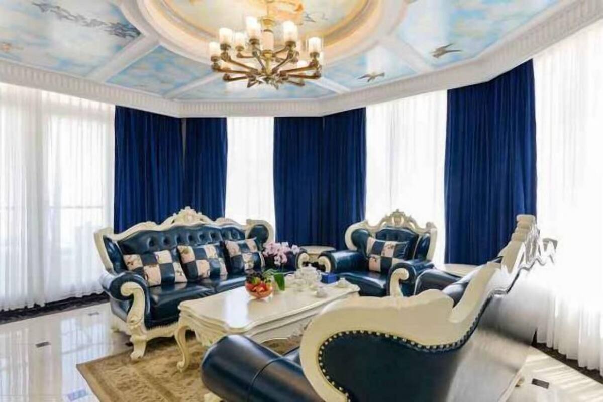 Living area | 41-inch LCD TV with cable channels, TV