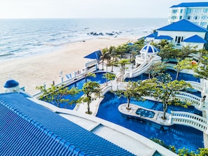Outdoor pool - Lan Rung Beach Resort (Ho Chi Minh City)