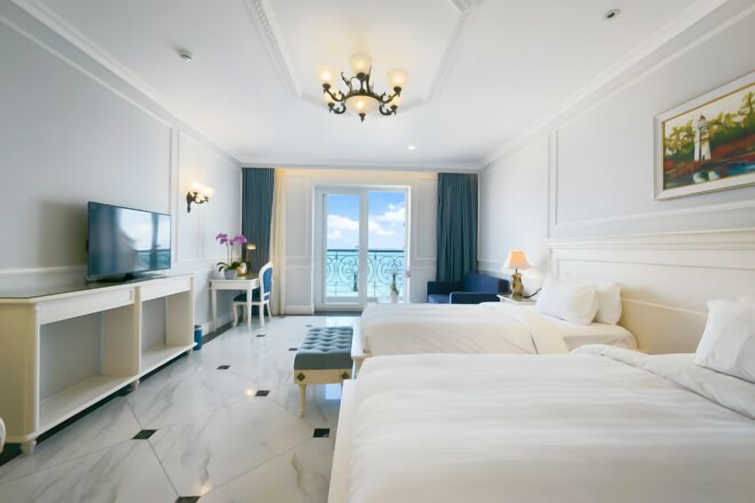 Minibar, in-room safe, desk, blackout drapes