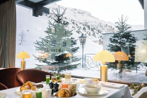 Petit déjeuner buffet compris tous les jours