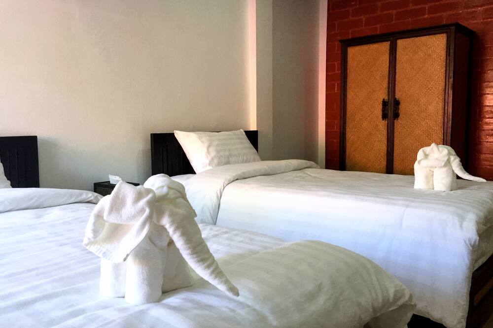 Summer Guesthouse & Hostel