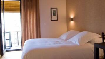 Double Room, Balcony | Premium bedding, minibar, desk, blackout drapes
