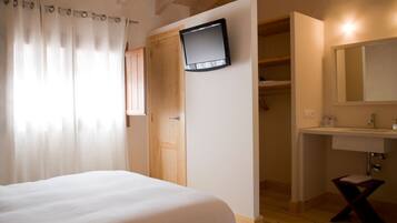 Premium bedding, minibar, desk, blackout drapes