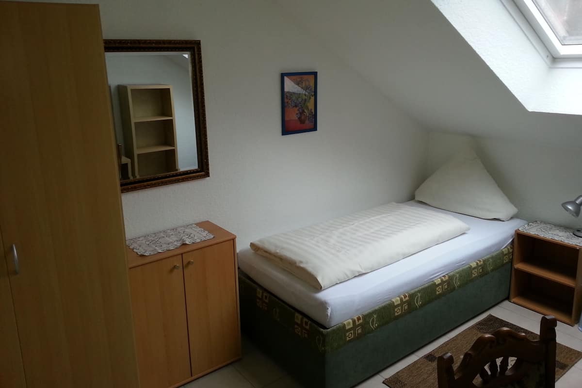 In-room safe, desk, WiFi (free), bed sheets