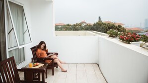 Studio | Balcony - S'space Suites Westlake (Hanoi)