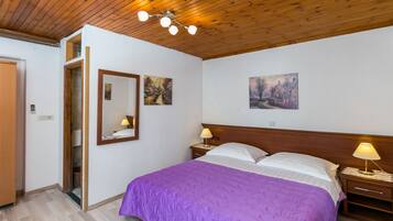Camera Comfort con letto matrimoniale o 2 letti singoli, patio | Wi-Fi gratuito