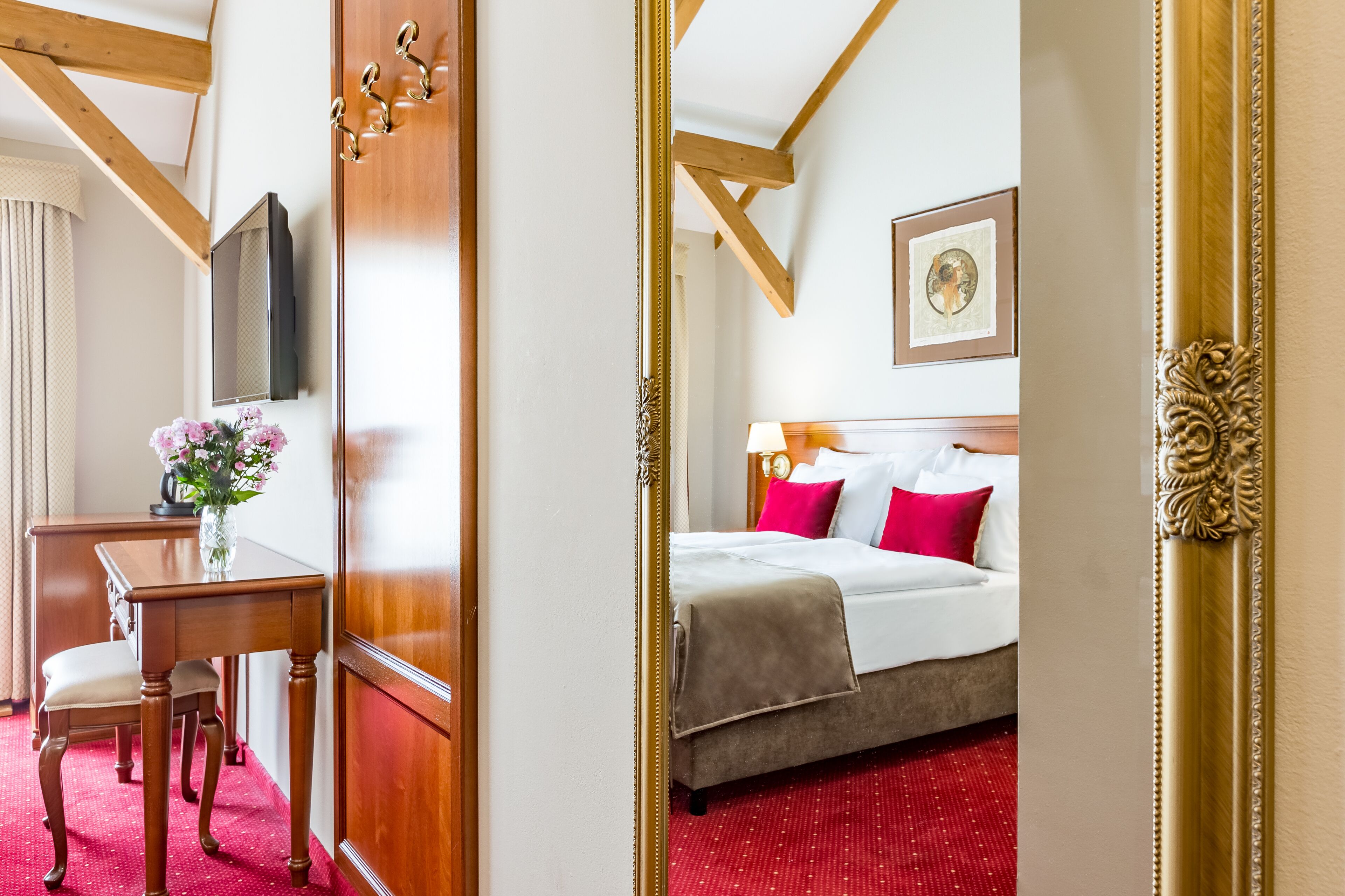 attic double room with patio | 1 bedroom, minibar, in-room safe, individually decorated