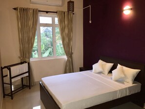 4 habitaciones, escritorio, tabla de planchar con plancha y wifi gratis