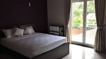Deluxe bungalow, 4 slaapkamers | 4 slaapkamers, een bureau, een strijkplank/strijkijzer, gratis wifi