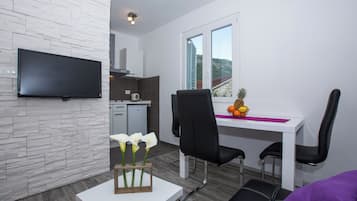 Apartamento (One-Bedroom Apartment with Balcony) | Sala de jantar