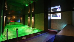 室內 Spa 池