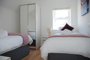 2 bedrooms, travel crib