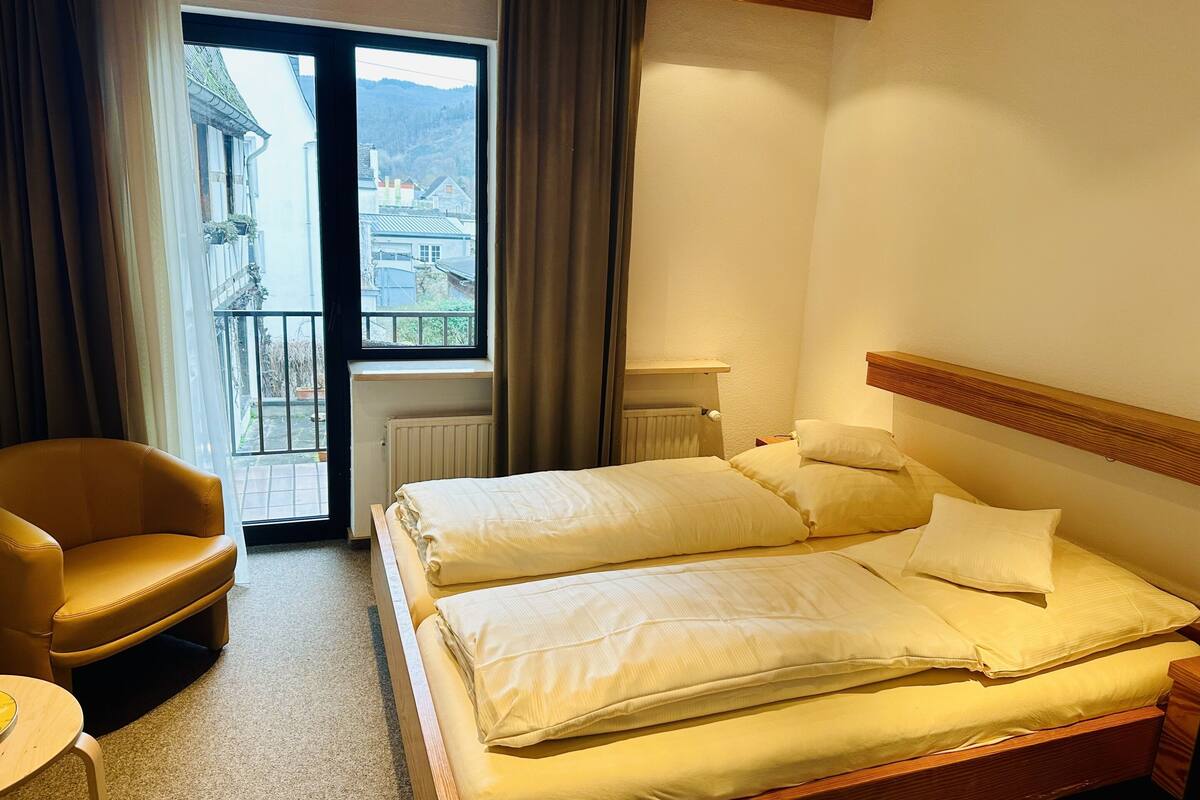 Basic Double Room, Ensuite