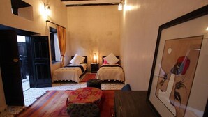 Unclassified image, 3 of 15, button - Riad Beldy (Essaouira)