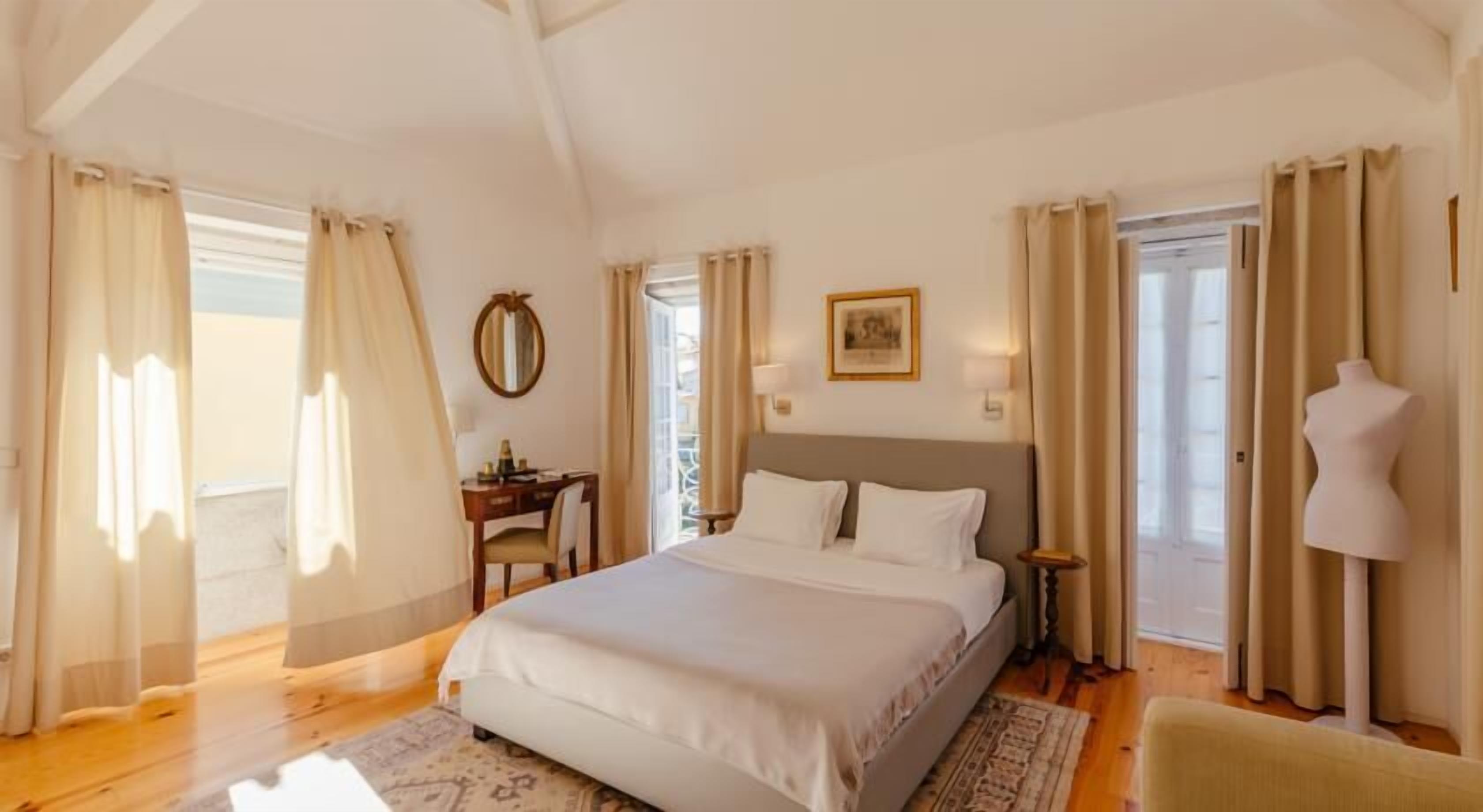 Design Suite | Free WiFi, bed sheets