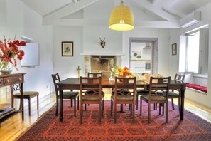 Breakfast (EUR 12 per person)