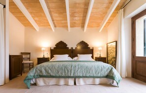 Standard Double Room | Minibar, in-room safe, free WiFi, bed sheets