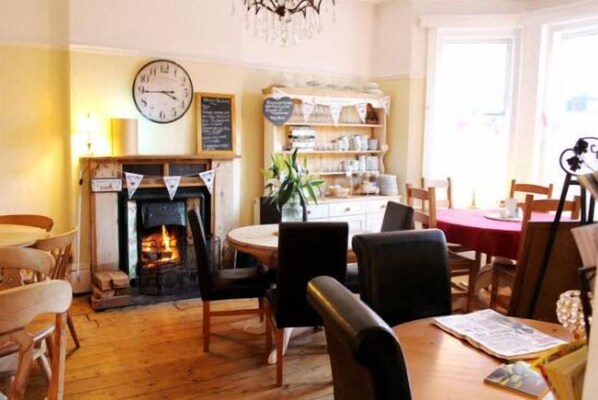 تقديم الغداء والعشاء، الأطباق البريطانية