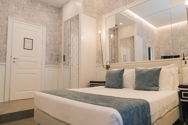 Suite, Balcony, City View