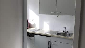 Studio Suite Standar, 2 Tempat Tidur Twin, dapur | Dapur pribadi | Lemari es, microwave, oven, dan kompor