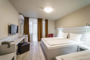 Habitación doble urbana | Escritorio, wifi gratis y ropa de cama 
