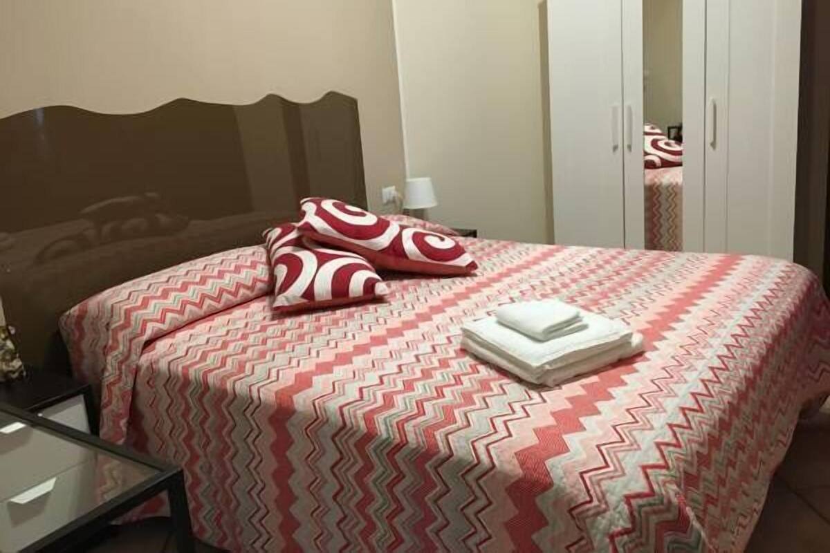 Double Room | Minibar, in-room safe, desk, soundproofing