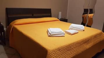 Standardzimmer | Minibar, Zimmersafe, Schreibtisch, schallisolierte Zimmer