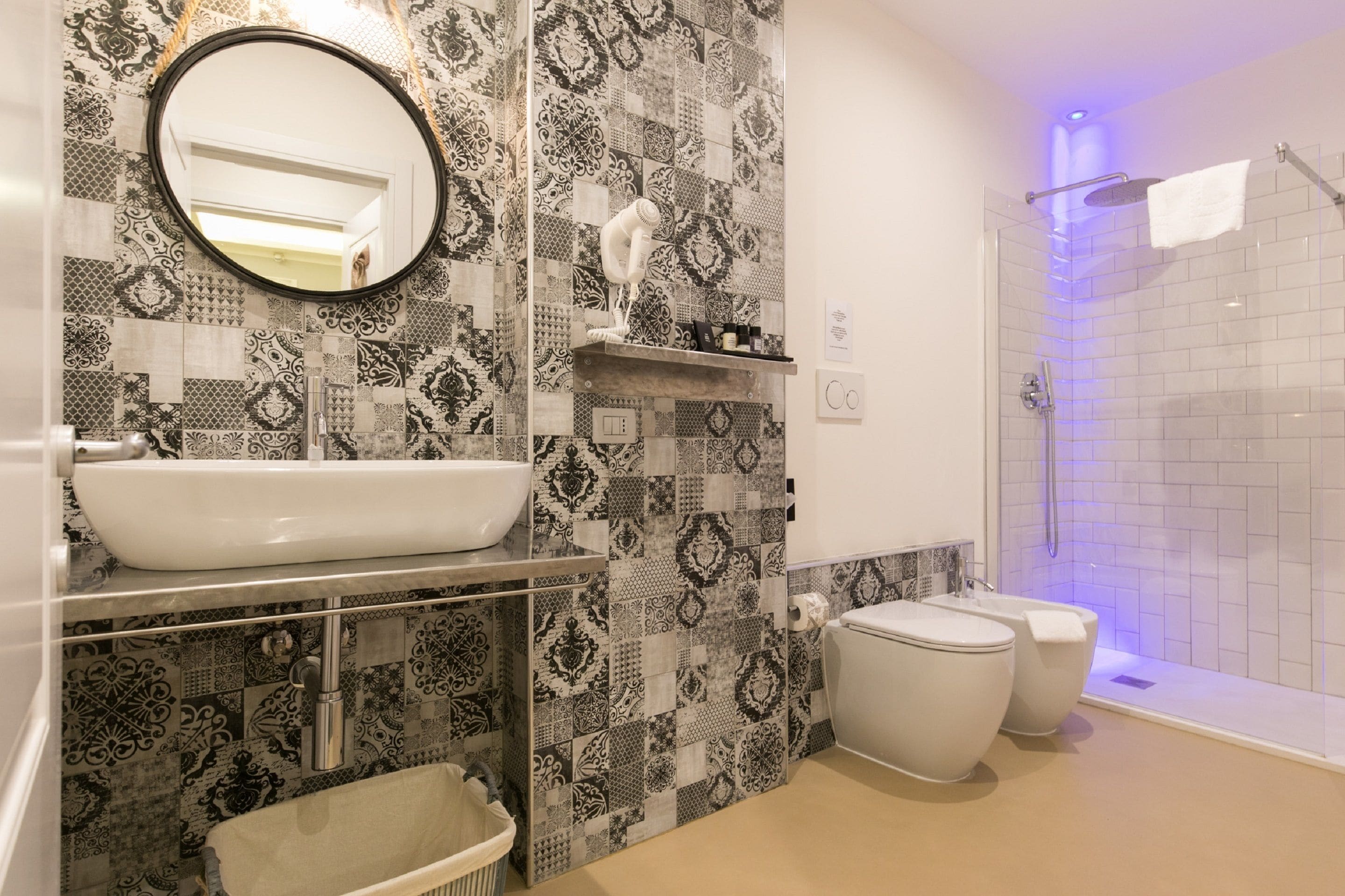 Photo - Trevi Contemporary Suite