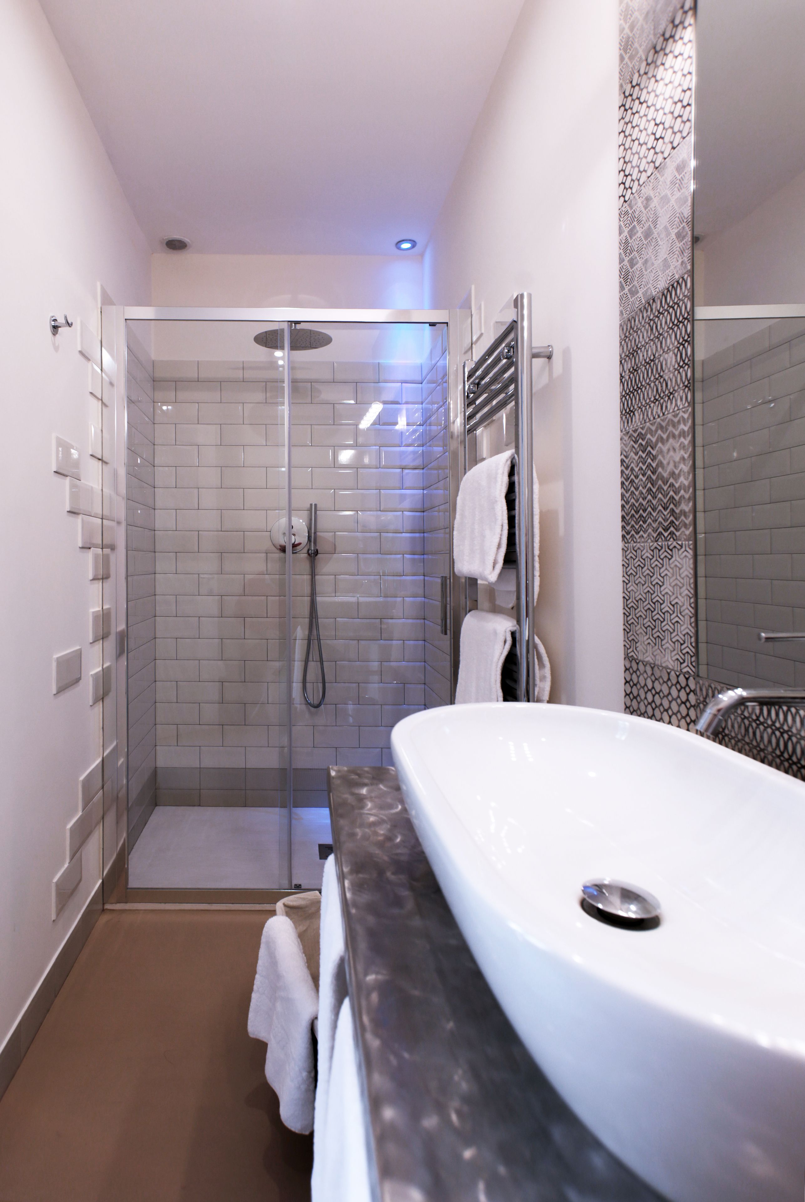 Photo - Trevi Contemporary Suite