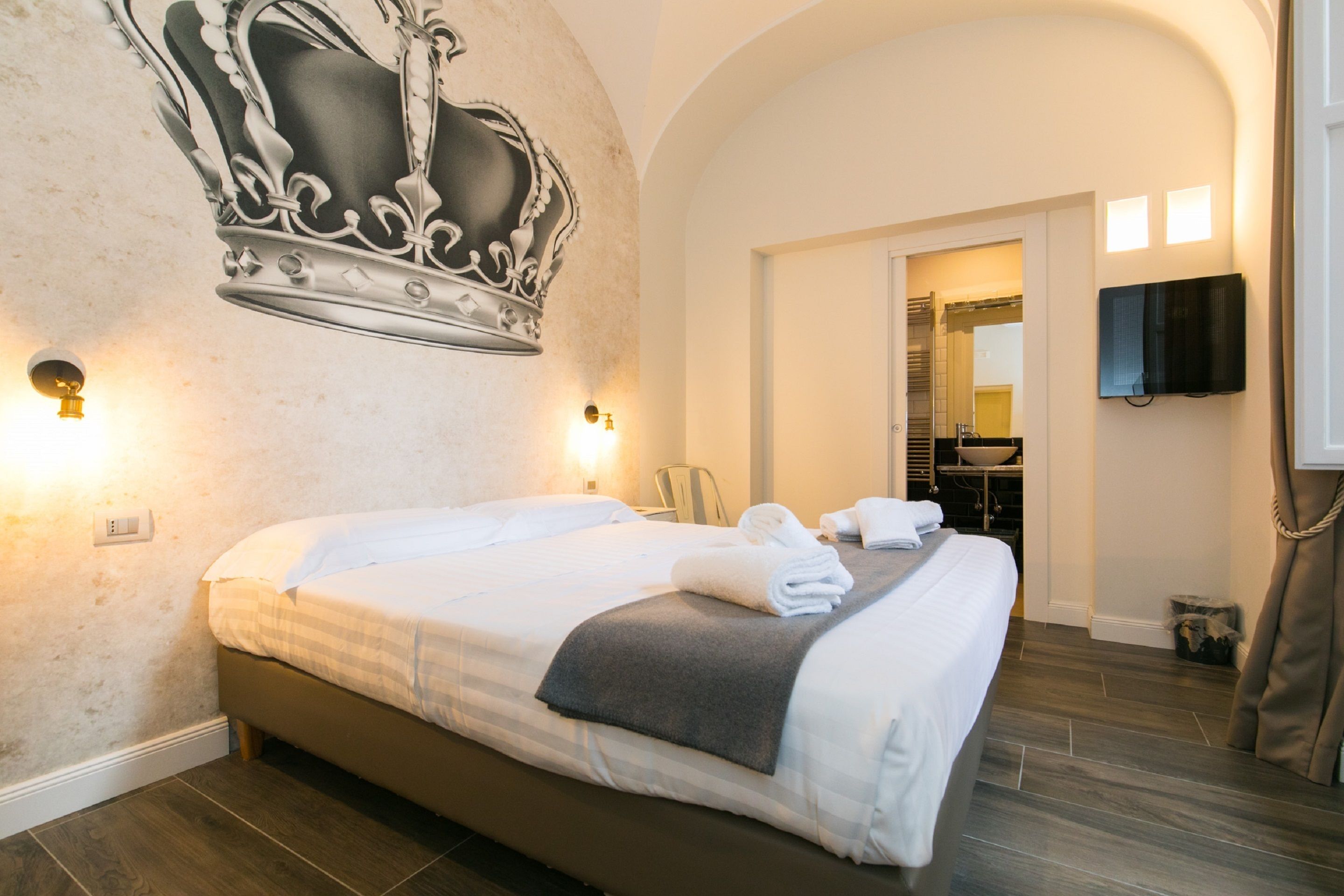 Photo - Trevi Contemporary Suite