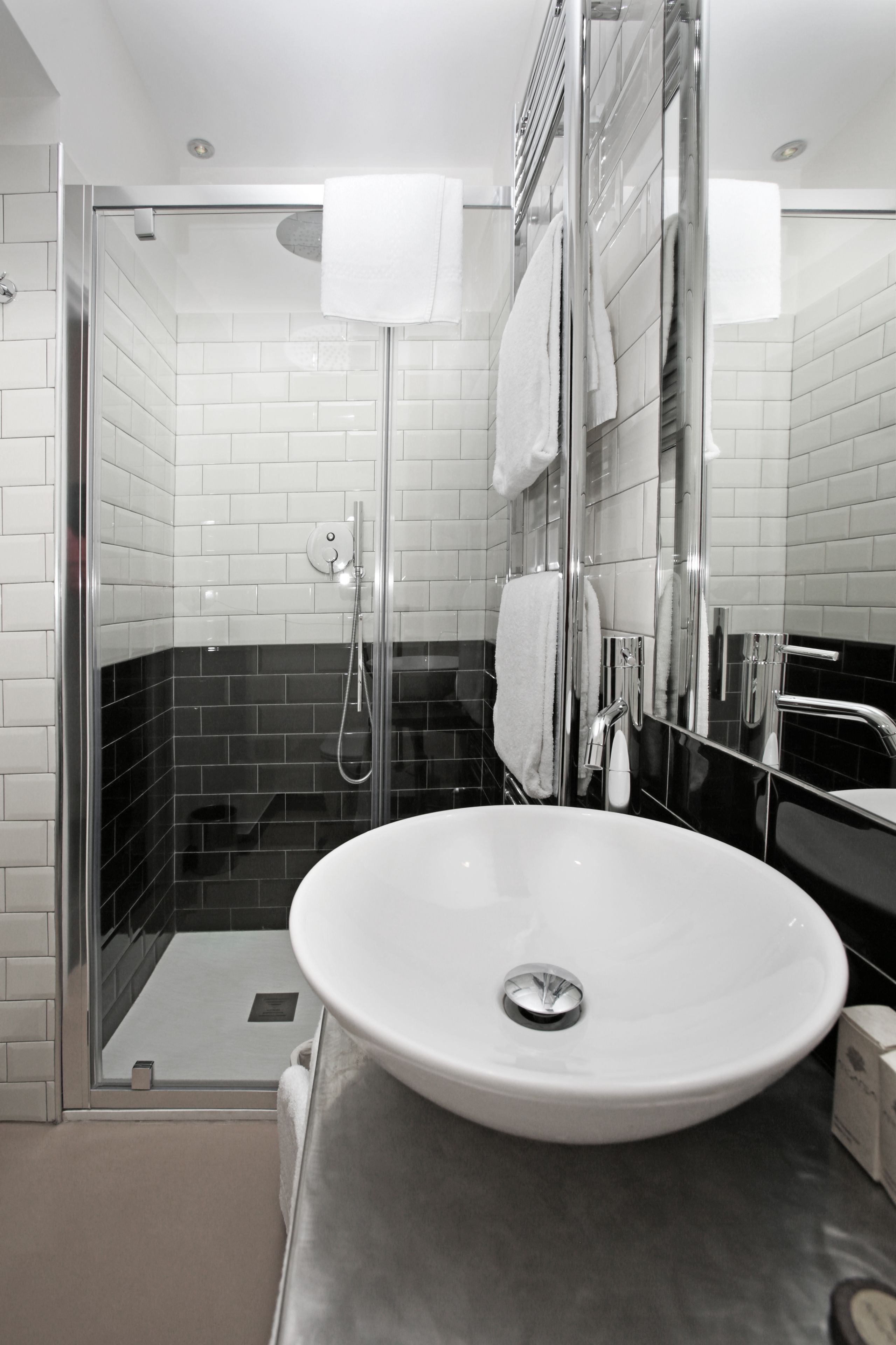 Photo - Trevi Contemporary Suite