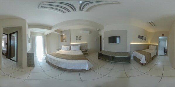 Minibar, desk, blackout drapes, iron/ironing board - Pousada Doluar (Penha)