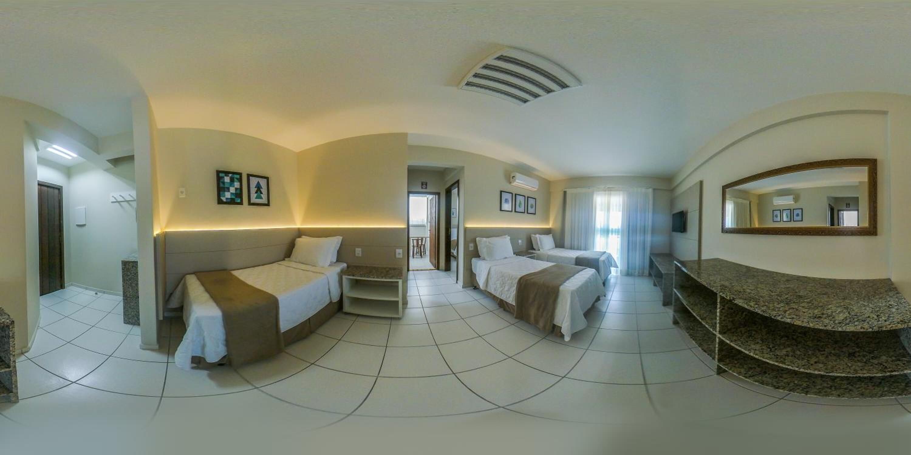 迷你吧、書桌、遮光布/窗簾、熨斗/熨衣板