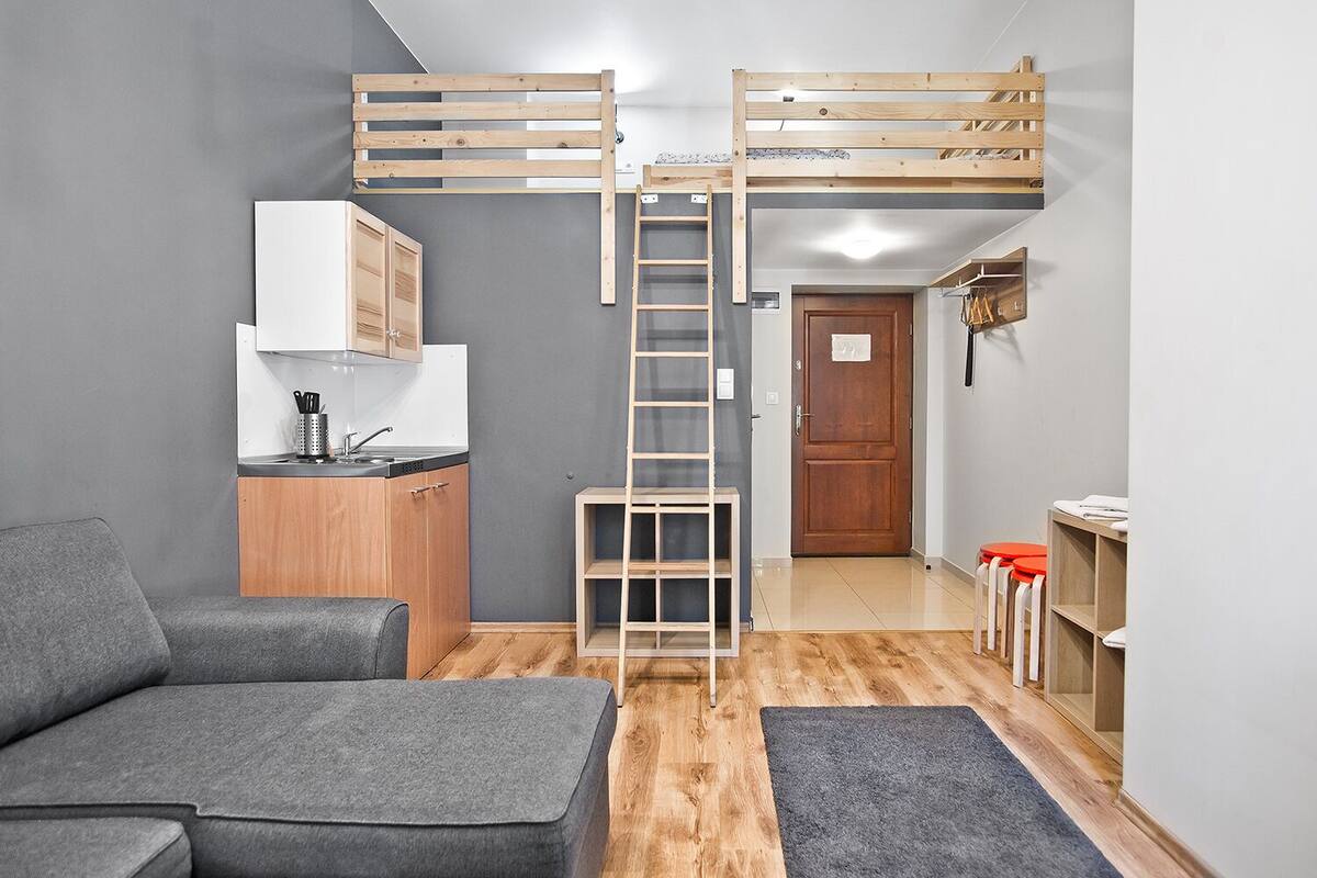 Suite estudio Grand | Ropa de cama hipoalergénica y tabla de planchar con plancha 