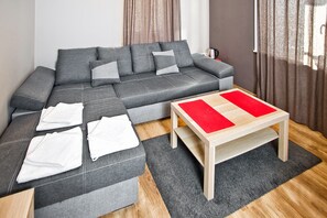 Grand-Studiosuite | Allergikerbettwaren, Bügeleisen/Bügelbrett, kostenloses WLAN, Bettwäsche