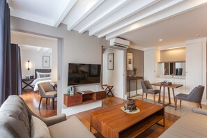 Marine Bedroom Suite - Marine Beach Hotel Pattaya (Pattaya)