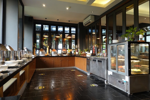 Daily buffet breakfast (THB 380 per person)
