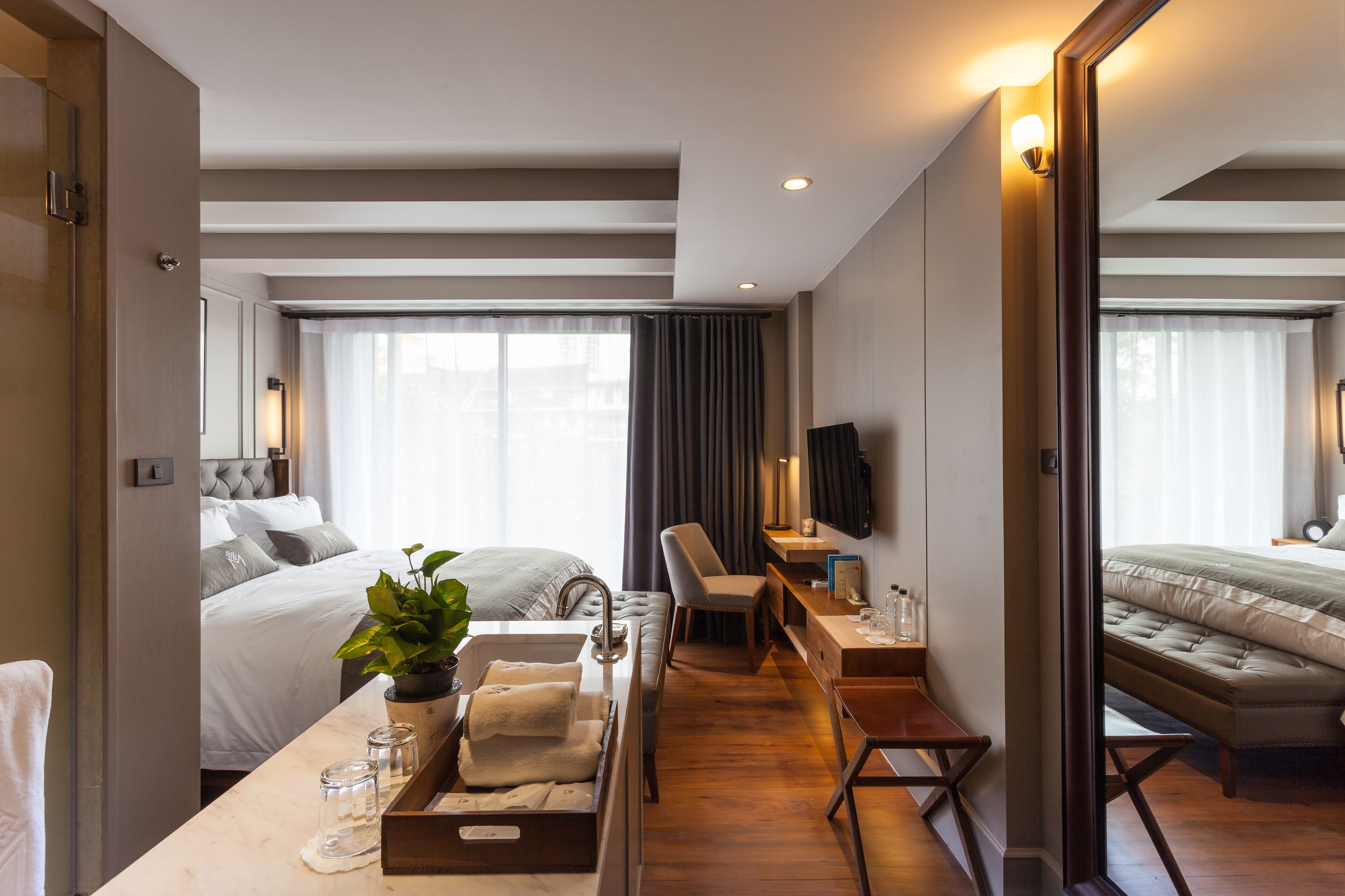 Dobbeltrom – superior | Minibar, safe på rommet, skrivebord og wi-fi (inkludert)