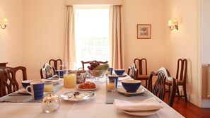 Free daily continental breakfast 