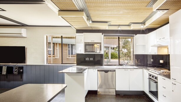 Chalet, 3 Bedrooms | Private kitchen - Kirwan 39 (Jindabyne)