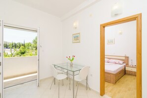 Studio (Apartments & Rooms Barišić - Studio) | Dining room