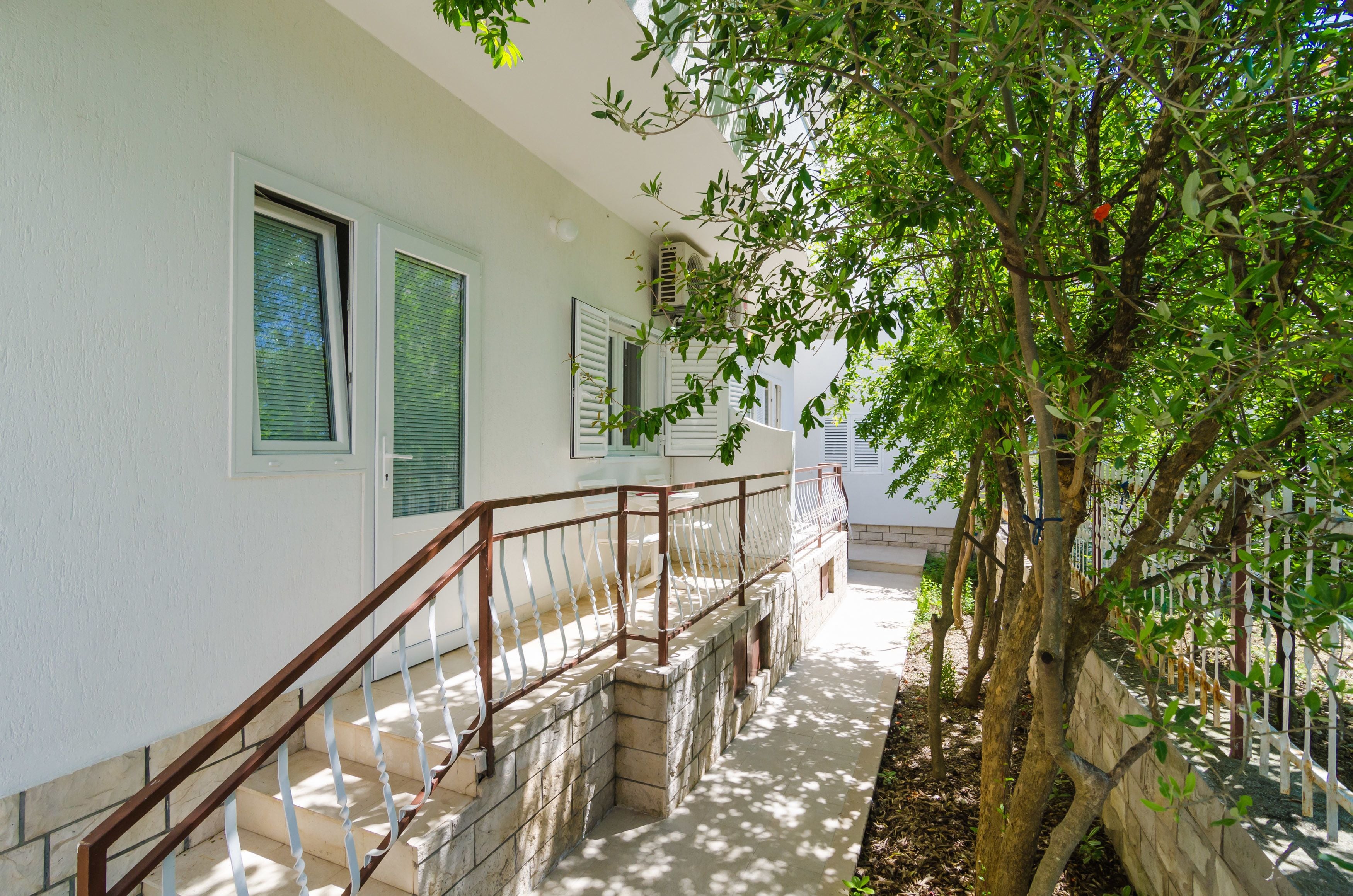 Superior Studio, Balcony, Garden View | Balcony