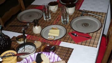 Free daily continental breakfast